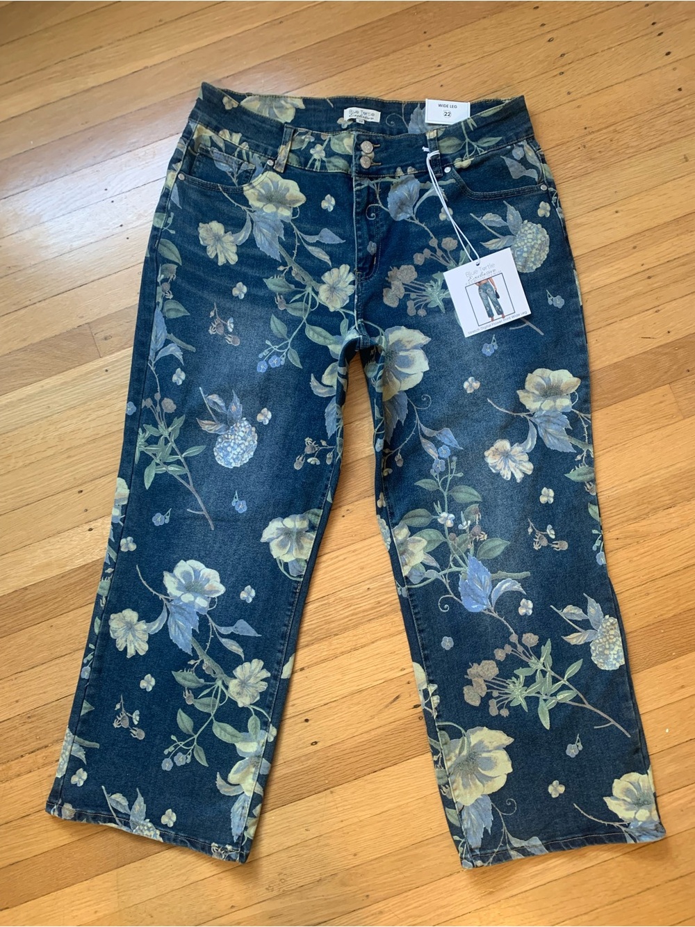 NWT Blue Turtle Exclusive Stretch Flower Print Wide Leg Denim Jeans Plus Size 22